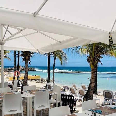 Tres Bel Appartement Avec Vue Mer, Acces Direct A La Plage Et Piscine Surveillee Сен-Франсуа Екстер'єр фото