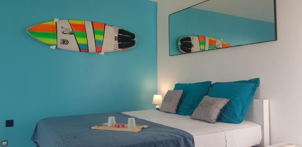 Tres Bel Appartement Avec Vue Mer, Acces Direct A La Plage Et Piscine Surveillee Сен-Франсуа Екстер'єр фото